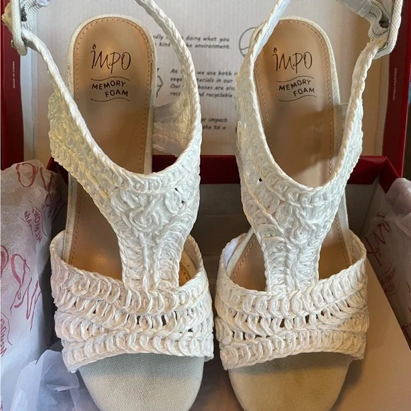 Impo, sz 8, white crochet, platform heeled sandals. - Picture 2 of 5